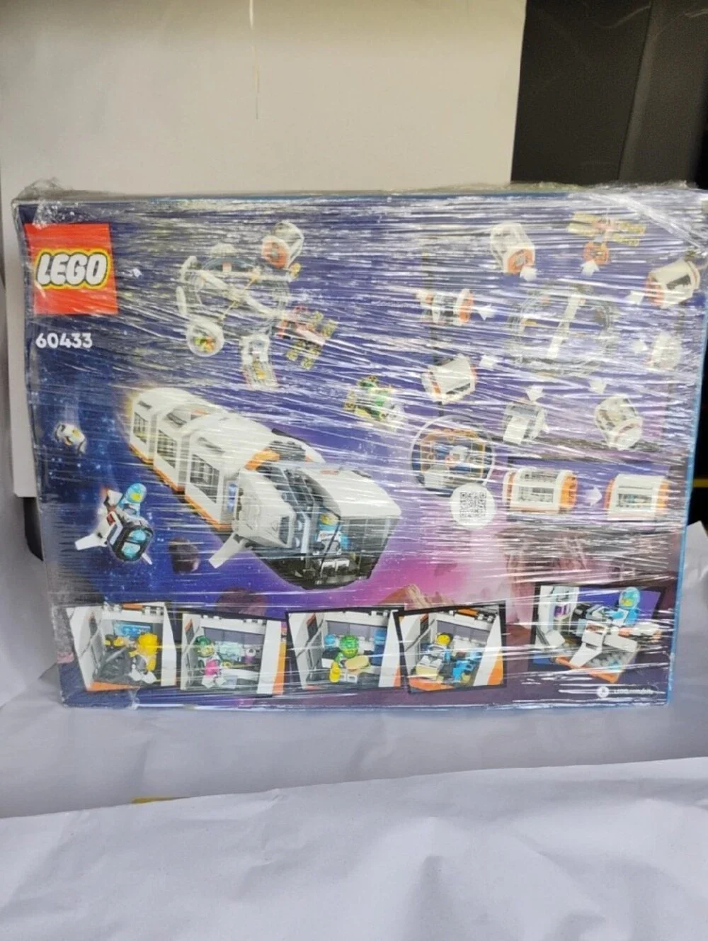 (A-1) NWT Lego City Modular Space Station Lego Set